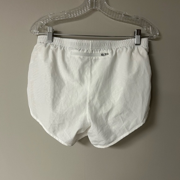 Nike White Dri Fit Shorts - Picture 4 of 5